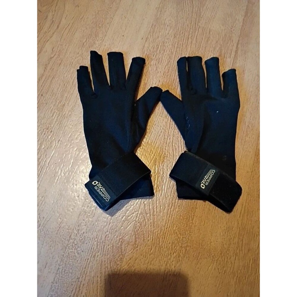 Small copperfit compression gloves